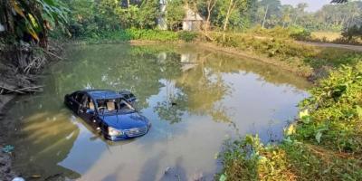গোপালগঞ্জে ডোবায় পড়ে প্রাইভেট কারচালকের মৃত্যু